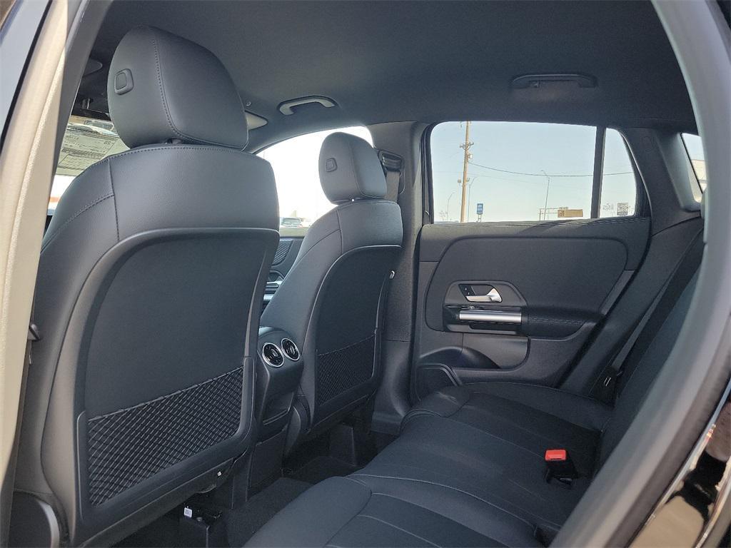 new 2025 Mercedes-Benz GLA 250 car, priced at $46,650