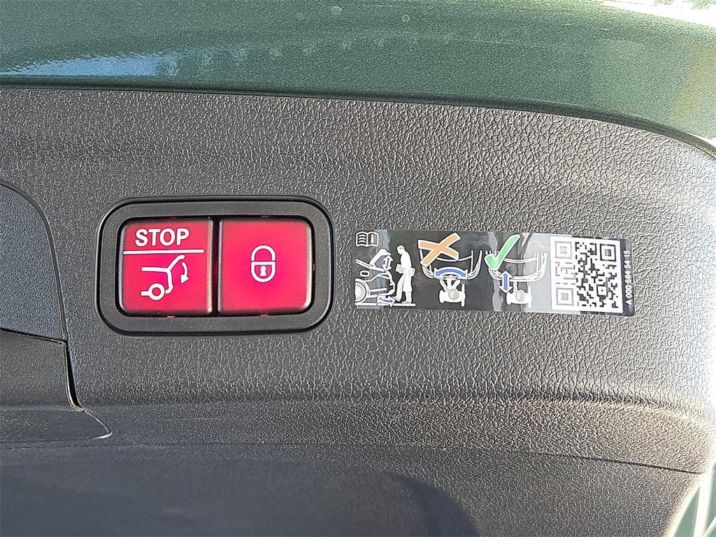 new 2026 Mercedes-Benz AMG GLE 53 car, priced at $110,385