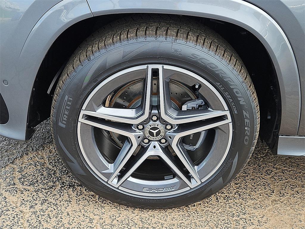 new 2025 Mercedes-Benz GLS 450 car, priced at $94,185