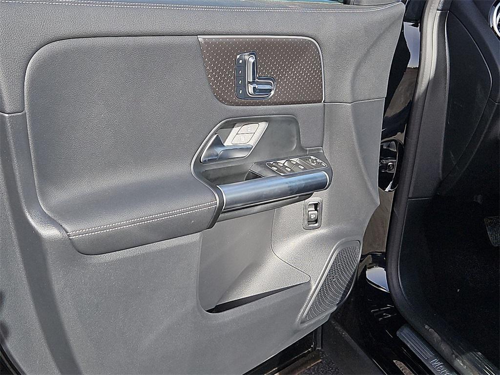 new 2025 Mercedes-Benz GLA 250 car, priced at $44,345