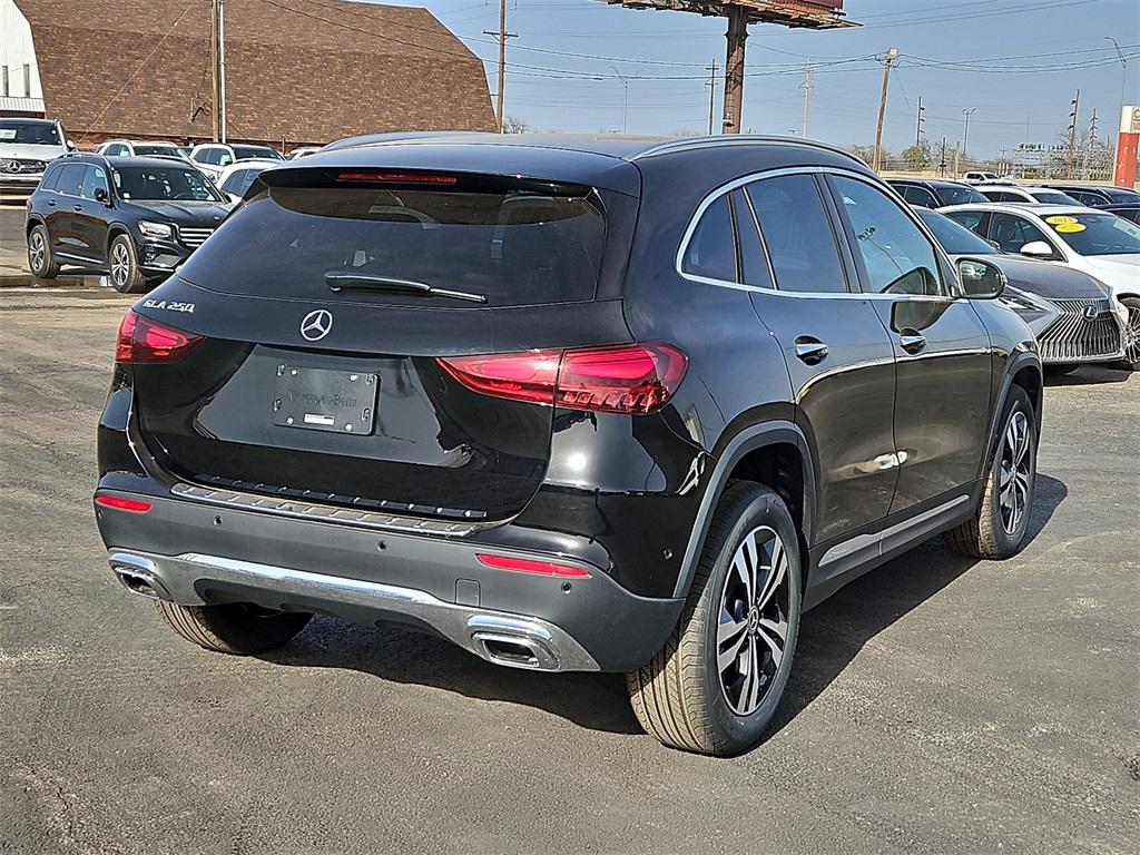 new 2025 Mercedes-Benz GLA 250 car, priced at $44,345