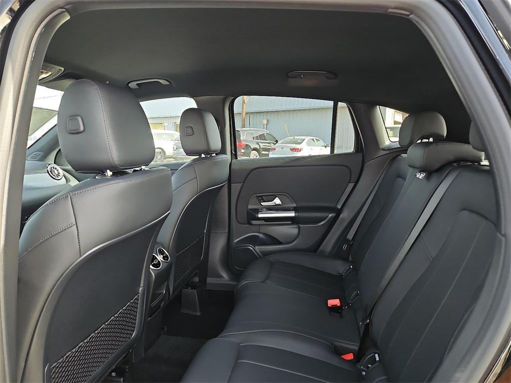 new 2025 Mercedes-Benz GLA 250 car, priced at $44,345