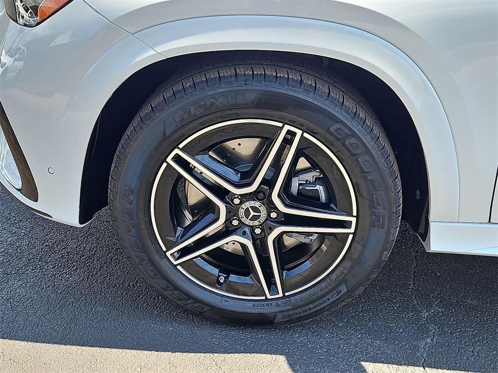 new 2025 Mercedes-Benz GLE 450 car, priced at $84,530