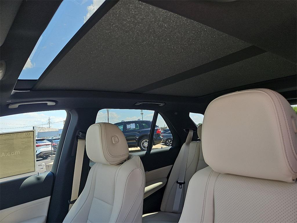 new 2025 Mercedes-Benz GLE 450 car, priced at $84,530