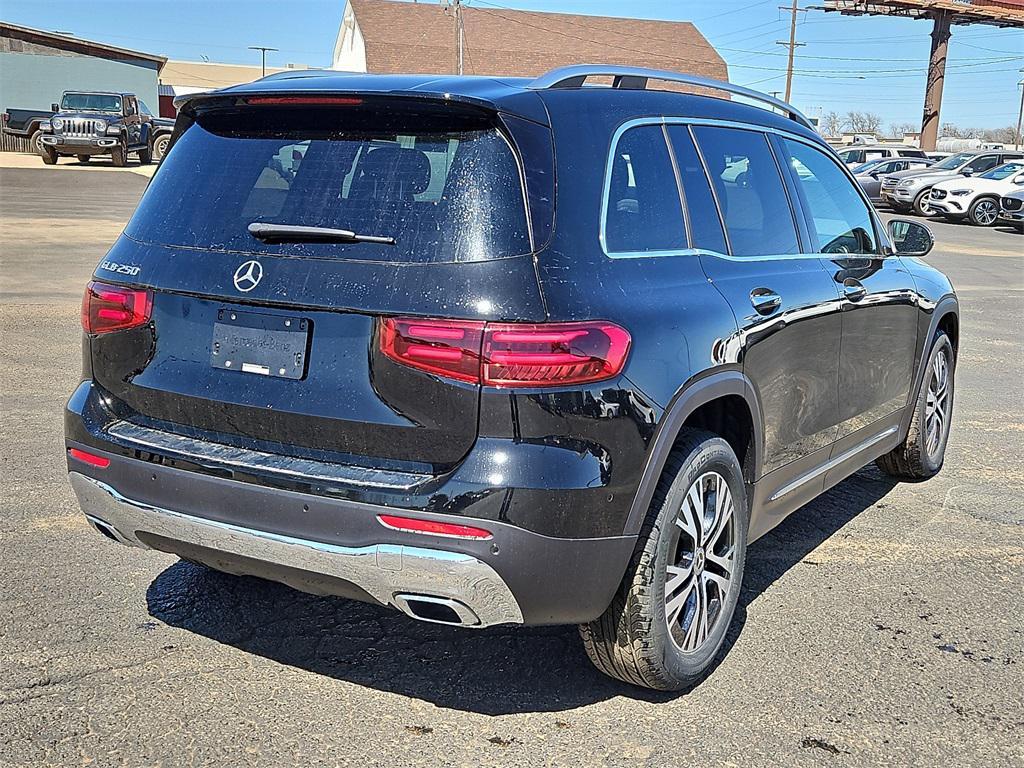 new 2025 Mercedes-Benz GLB 250 car, priced at $48,645