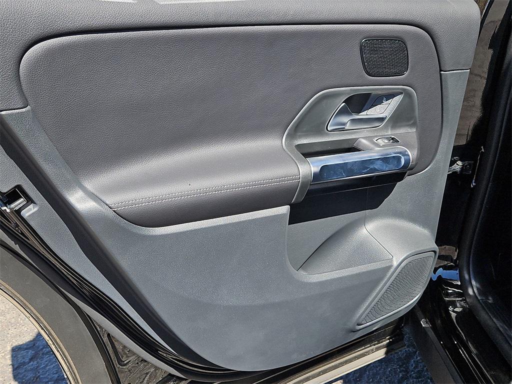 new 2025 Mercedes-Benz GLB 250 car, priced at $48,645
