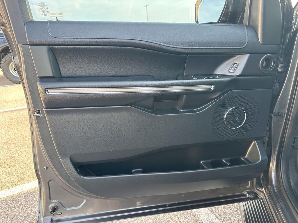 used 2021 Ford Expedition car, priced at $31,548