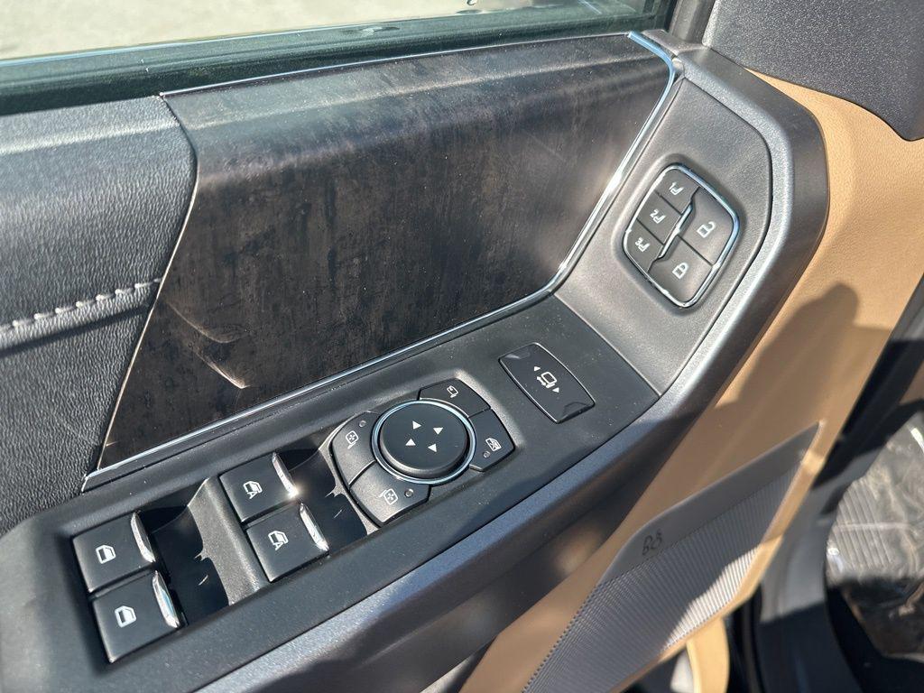 new 2025 Ford F-250 car, priced at $72,704