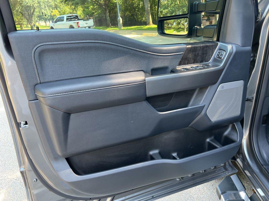 new 2025 Ford F-250 car, priced at $70,688