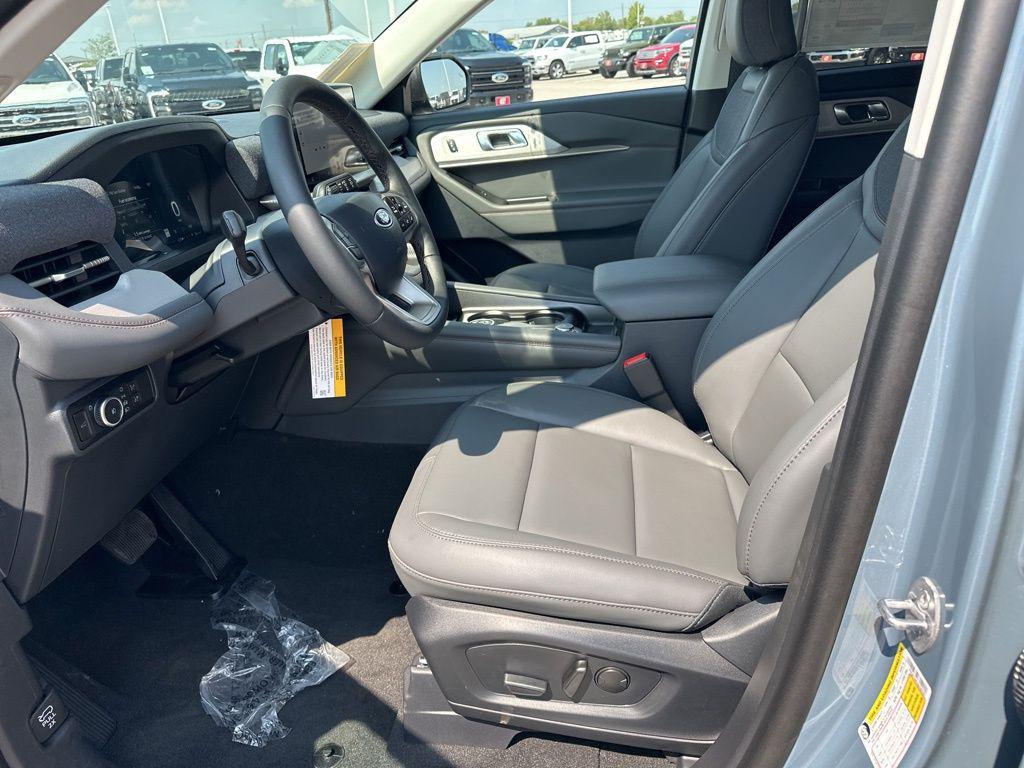 new 2025 Ford Explorer car, priced at $46,160