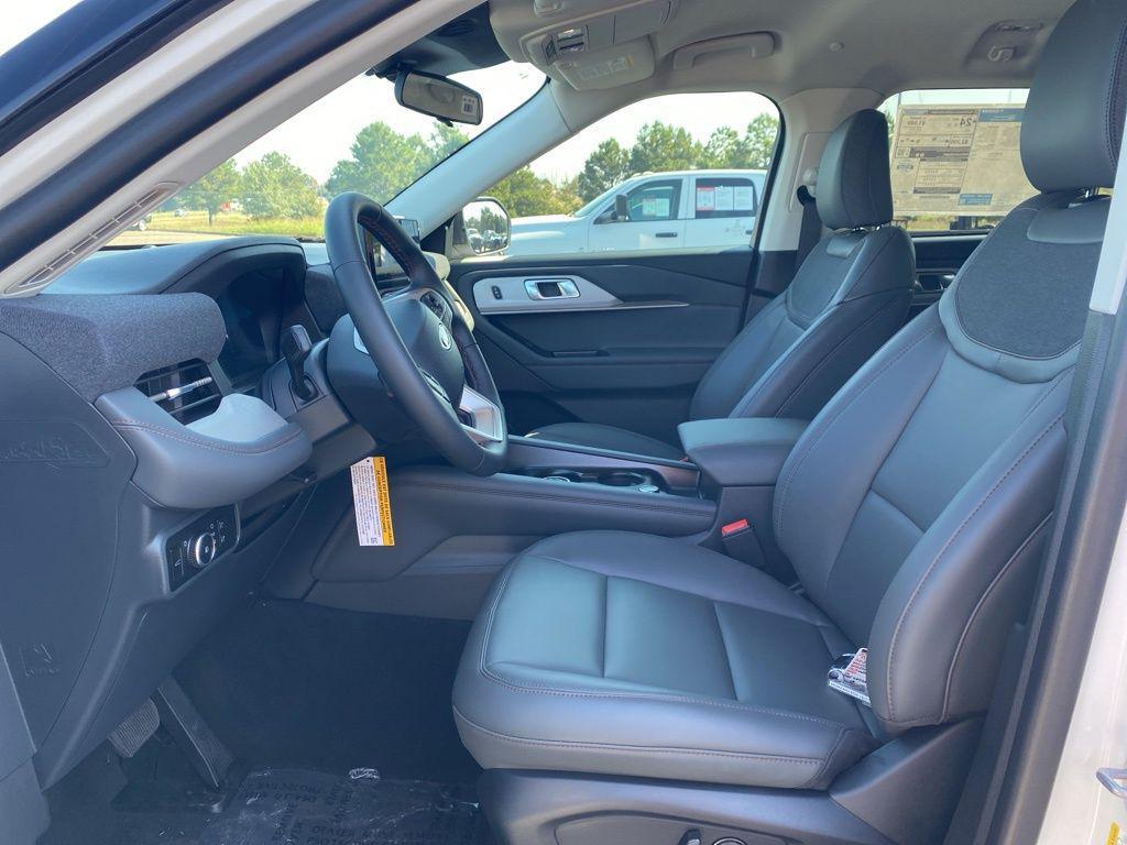 new 2025 Ford Explorer car, priced at $46,460