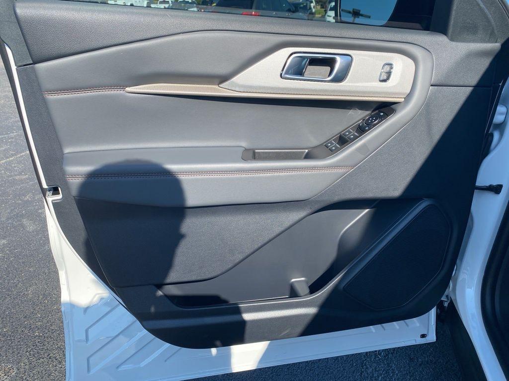 new 2025 Ford Explorer car, priced at $46,460
