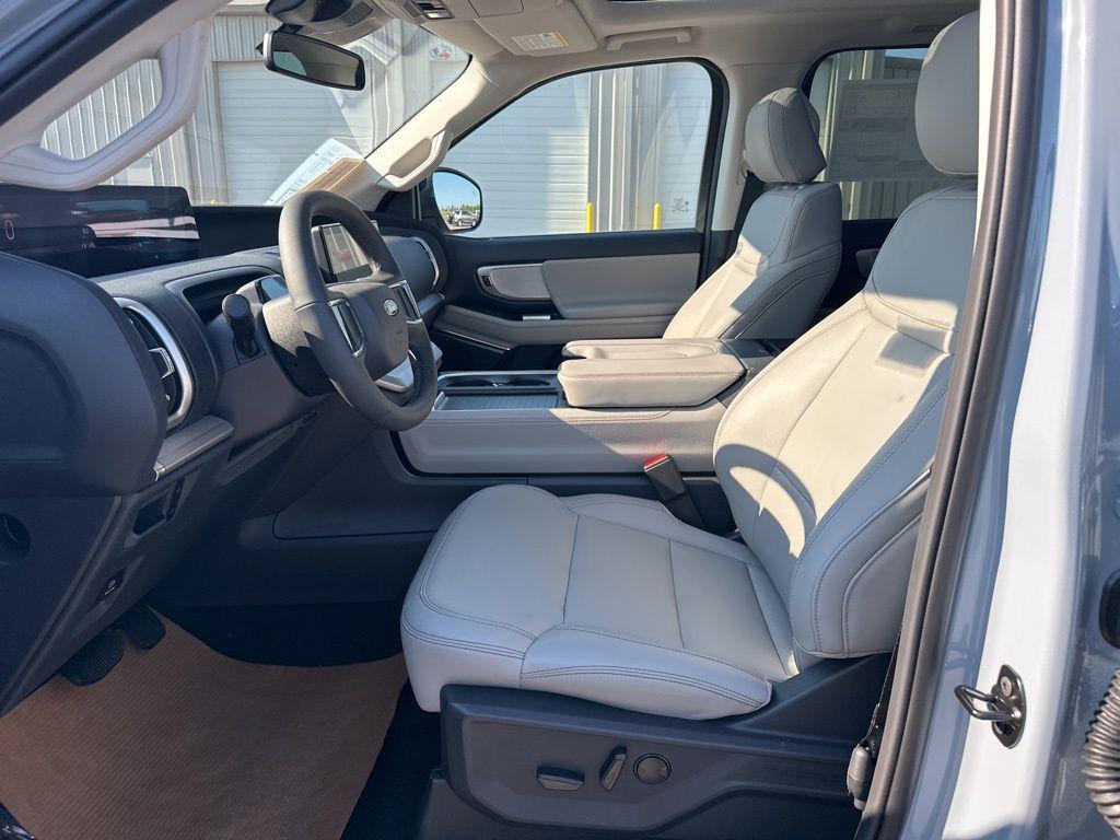 new 2025 Ford Expedition Max car, priced at $71,530