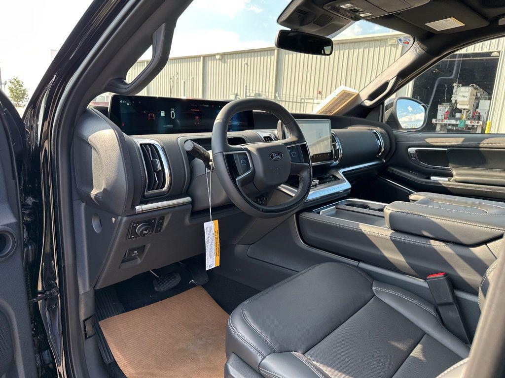 new 2025 Ford Expedition car, priced at $79,075