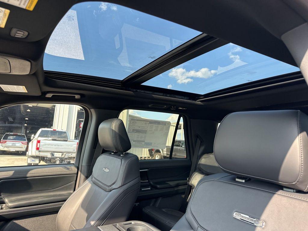 new 2025 Ford Expedition car, priced at $79,075