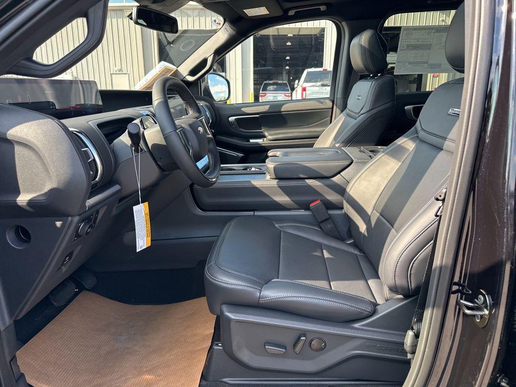 new 2025 Ford Expedition car, priced at $79,075