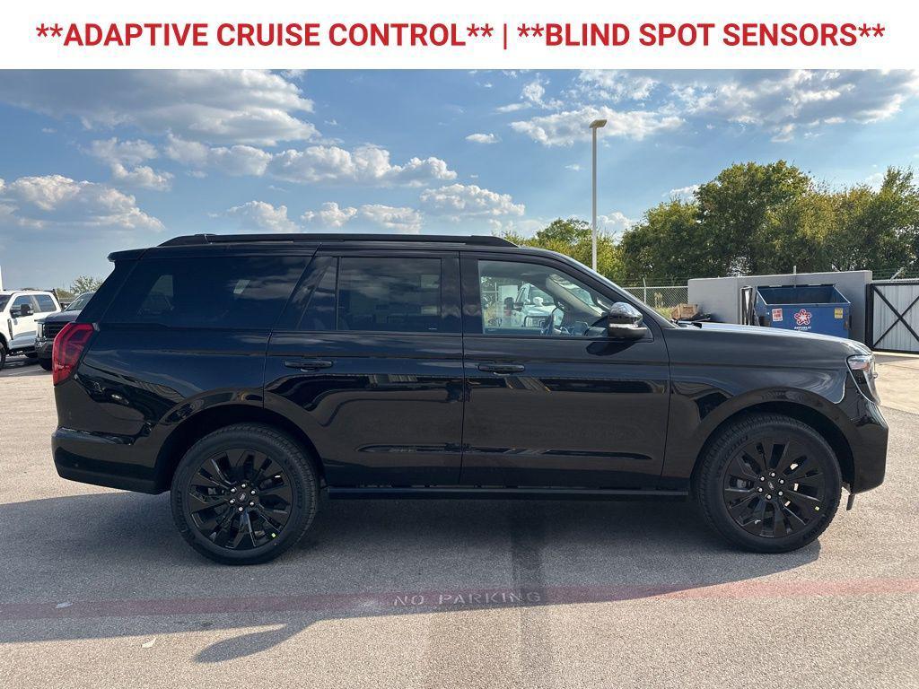 new 2025 Ford Expedition car, priced at $79,075