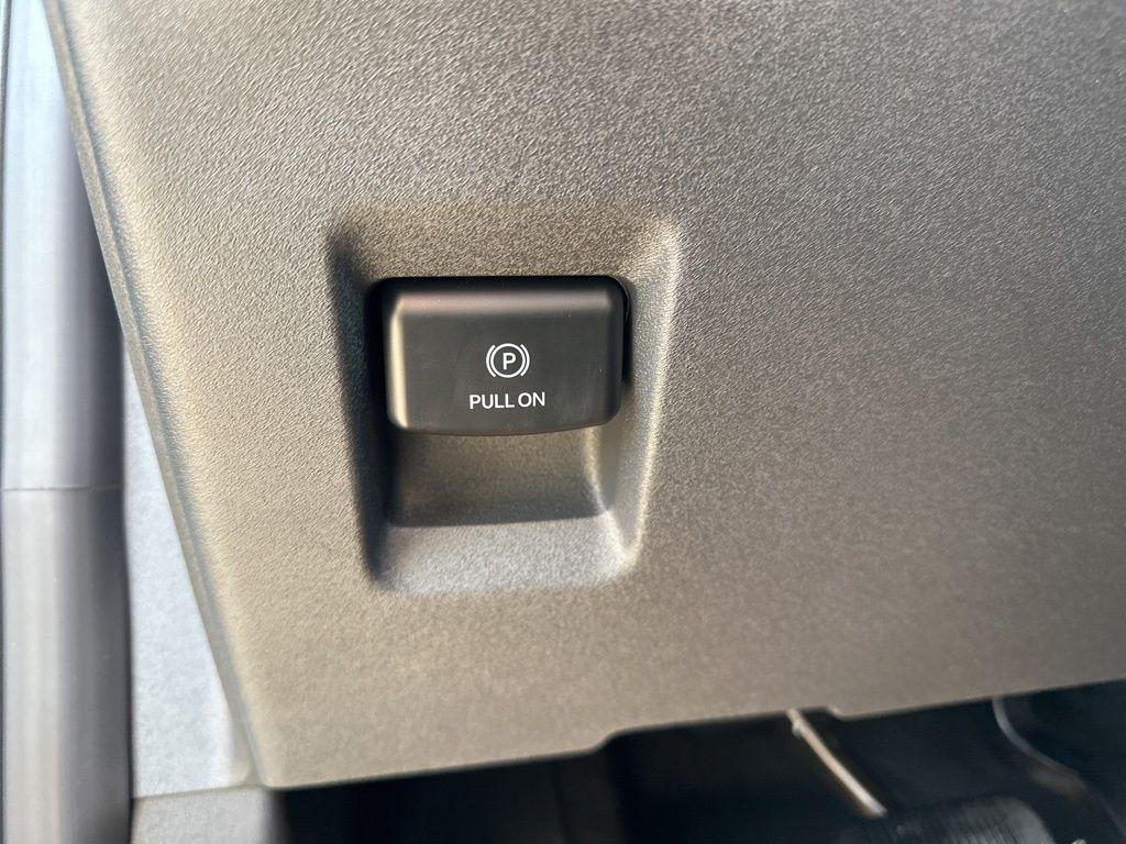 new 2025 Ford Expedition car, priced at $80,815