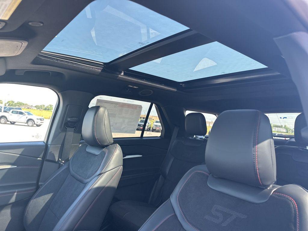 new 2025 Ford Explorer car, priced at $53,611