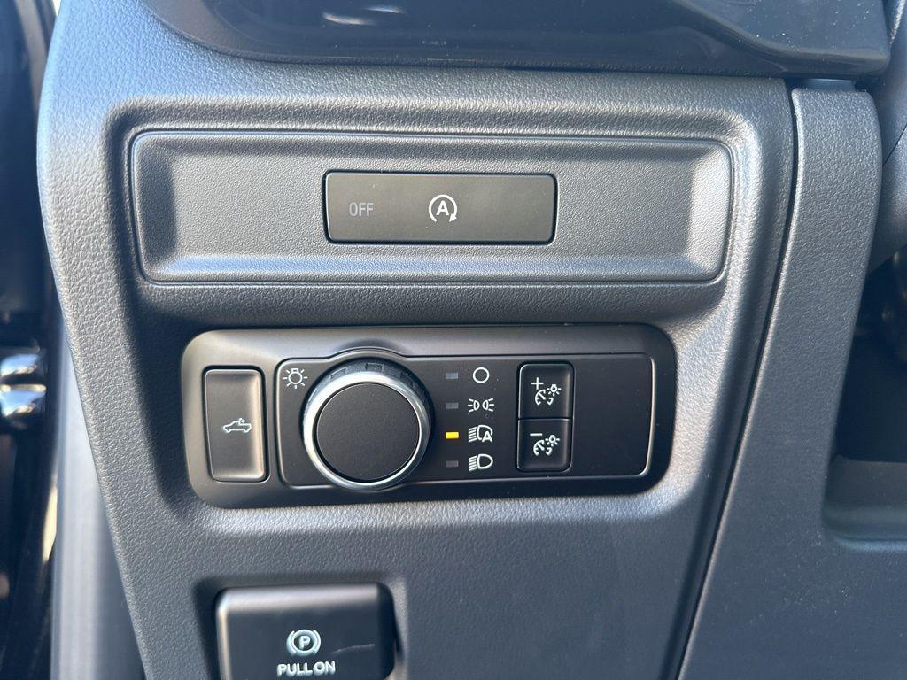 new 2025 Ford F-150 car, priced at $43,223