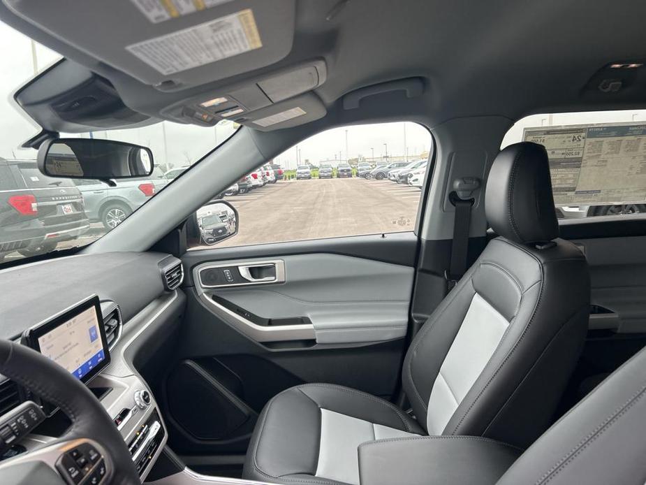 new 2024 Ford Explorer car, priced at $43,590