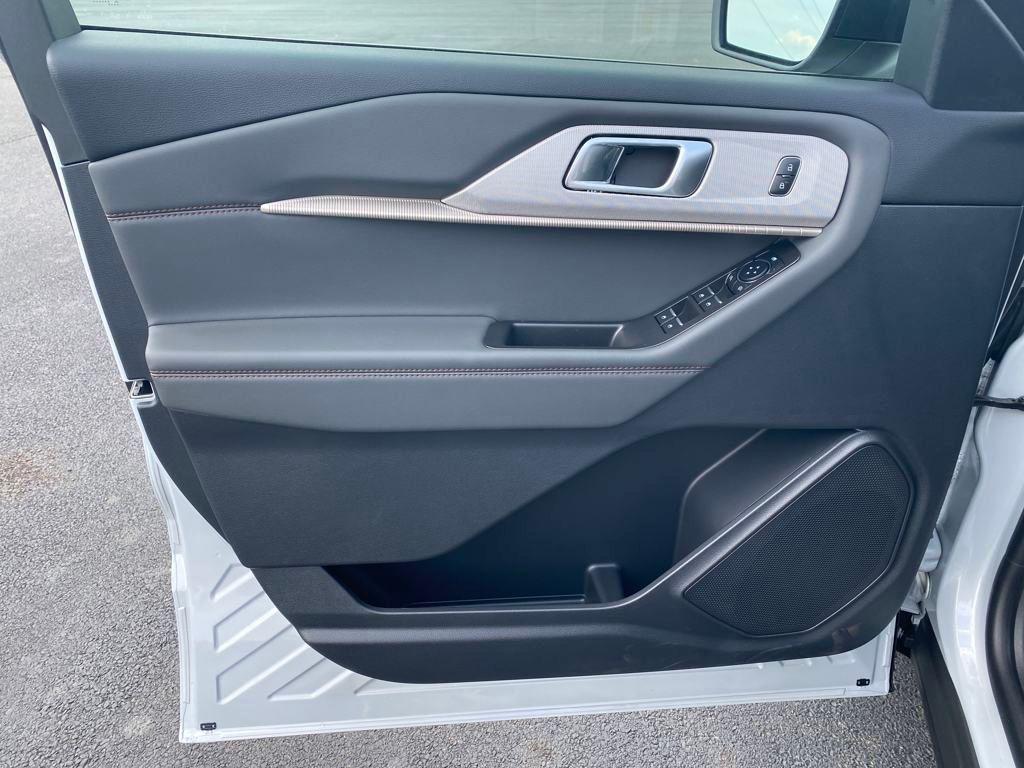 new 2025 Ford Explorer car, priced at $45,665