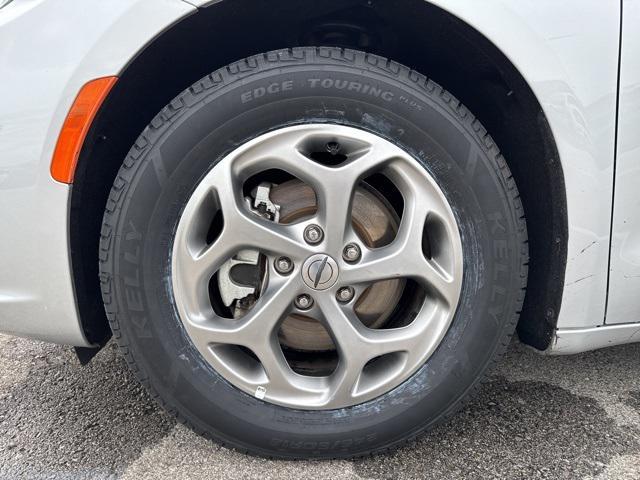 used 2024 Chrysler Pacifica car, priced at $35,150