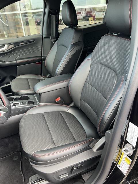 used 2025 Ford Escape car, priced at $27,900