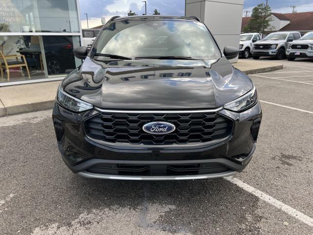 used 2025 Ford Escape car, priced at $27,900