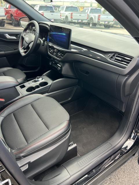 used 2025 Ford Escape car, priced at $27,900