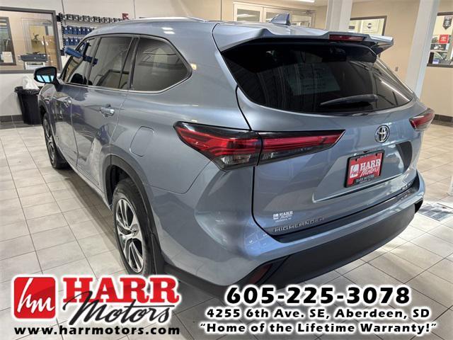 used 2020 Toyota Highlander car, priced at $33,999