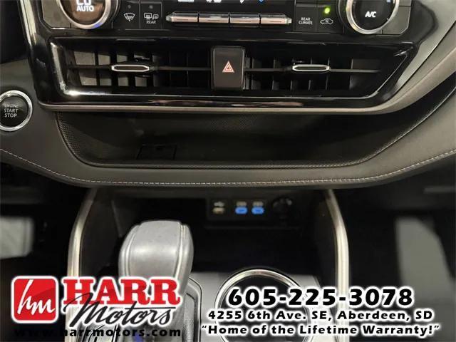 used 2022 Toyota Highlander car, priced at $31,995