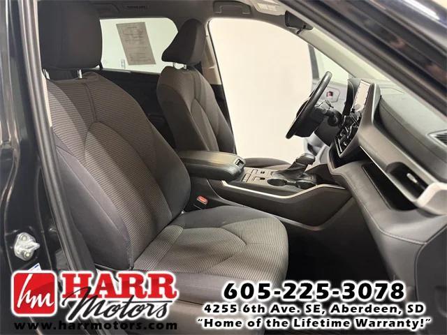 used 2022 Toyota Highlander car, priced at $31,995