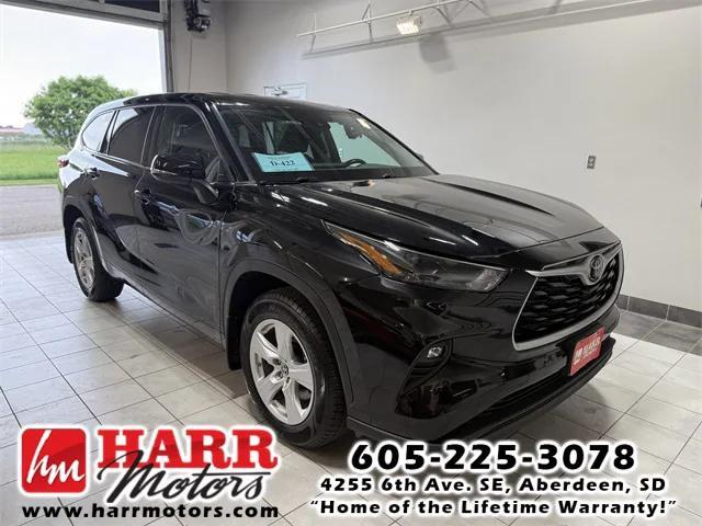 used 2022 Toyota Highlander car, priced at $31,995