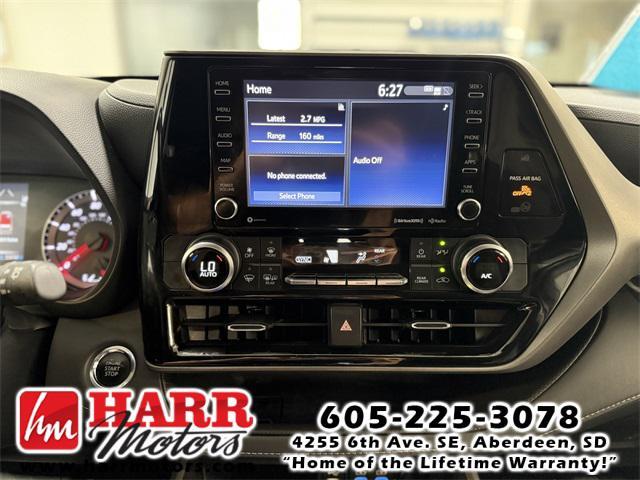 used 2022 Toyota Highlander car, priced at $32,999