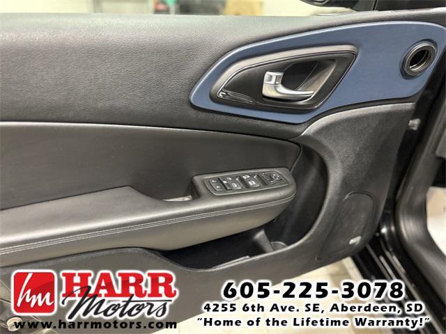 used 2015 Chrysler 200 car