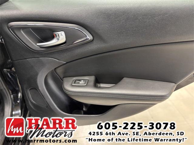 used 2015 Chrysler 200 car