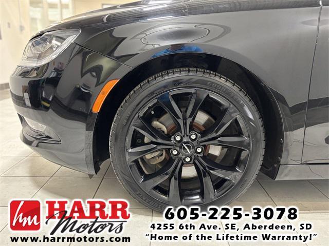 used 2015 Chrysler 200 car