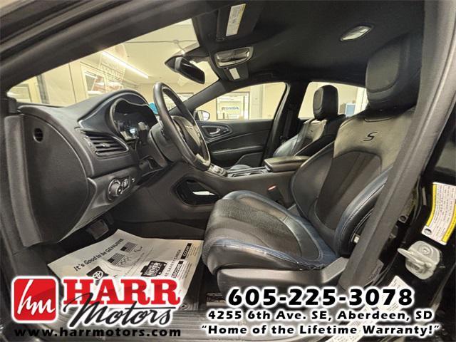 used 2015 Chrysler 200 car