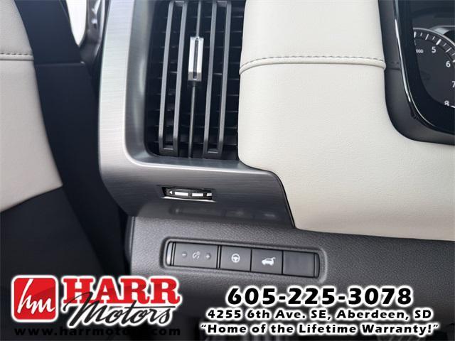 new 2025 Nissan Pathfinder car, priced at $46,925