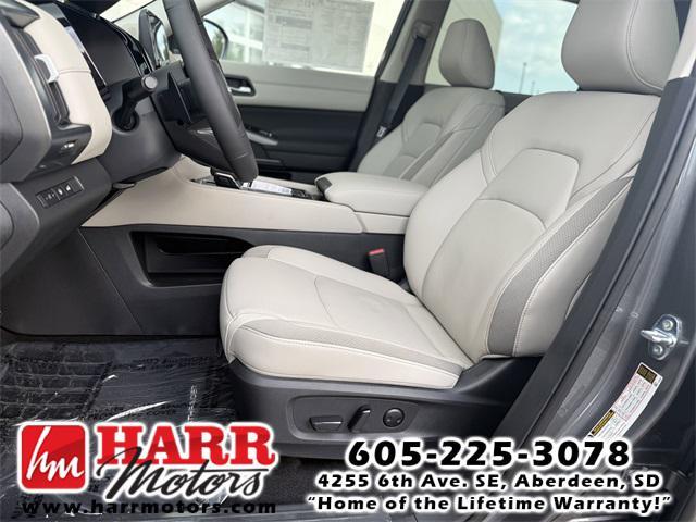 new 2025 Nissan Pathfinder car, priced at $46,925