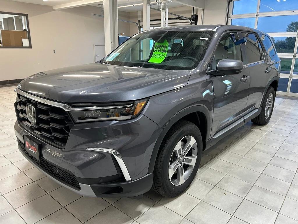 new 2025 Honda Pilot car, priced at $47,095