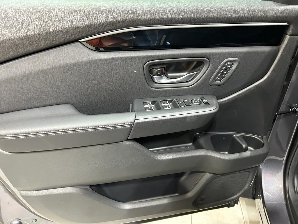 new 2025 Honda Pilot car, priced at $47,095