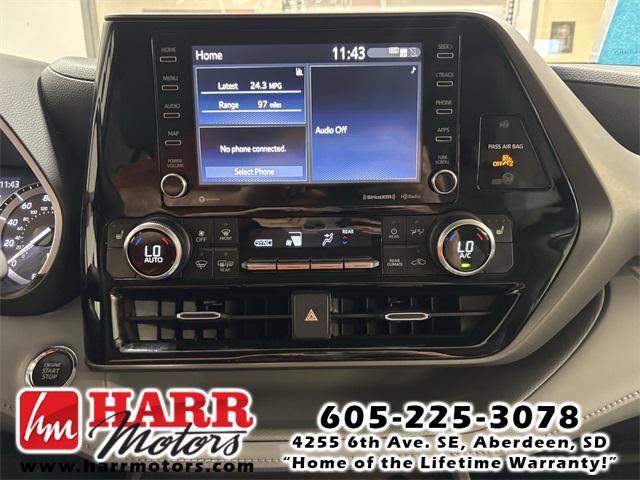 used 2022 Toyota Highlander car, priced at $37,999