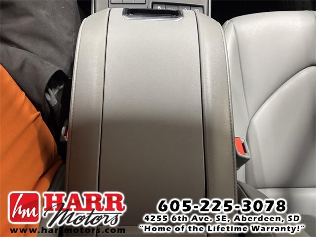 used 2022 Toyota Highlander car, priced at $37,999