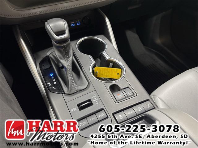 used 2022 Toyota Highlander car, priced at $37,999