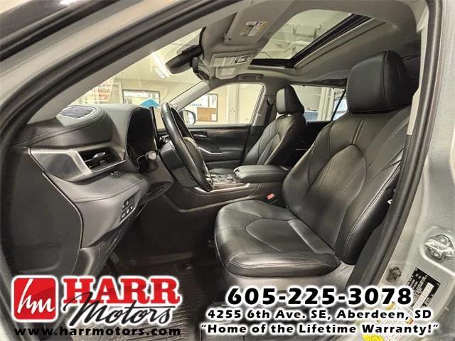 used 2021 Toyota Highlander car, priced at $32,999