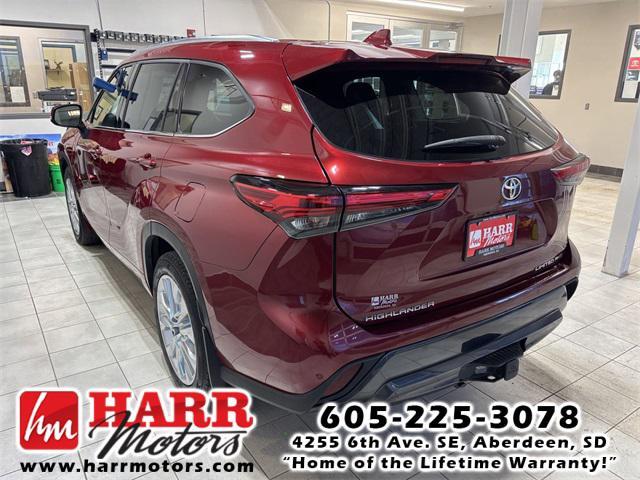 used 2021 Toyota Highlander car, priced at $33,999