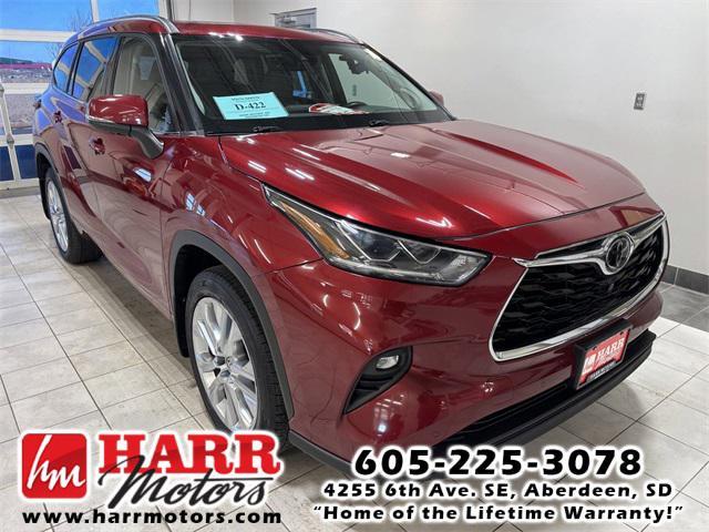 used 2021 Toyota Highlander car, priced at $33,999