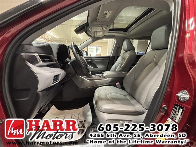 used 2021 Toyota Highlander car, priced at $33,999